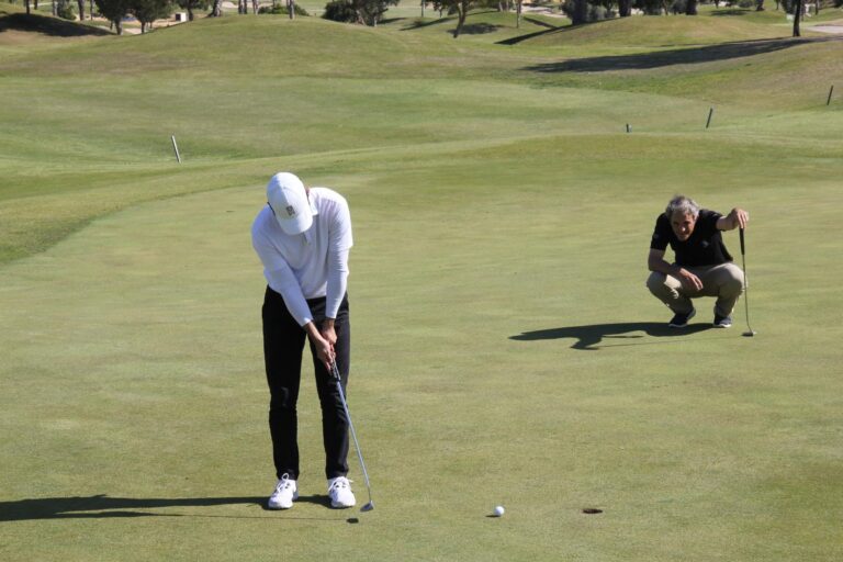 Día soleado y con aire en la segunda jornada del Circuito de Golf Grupo Soledad